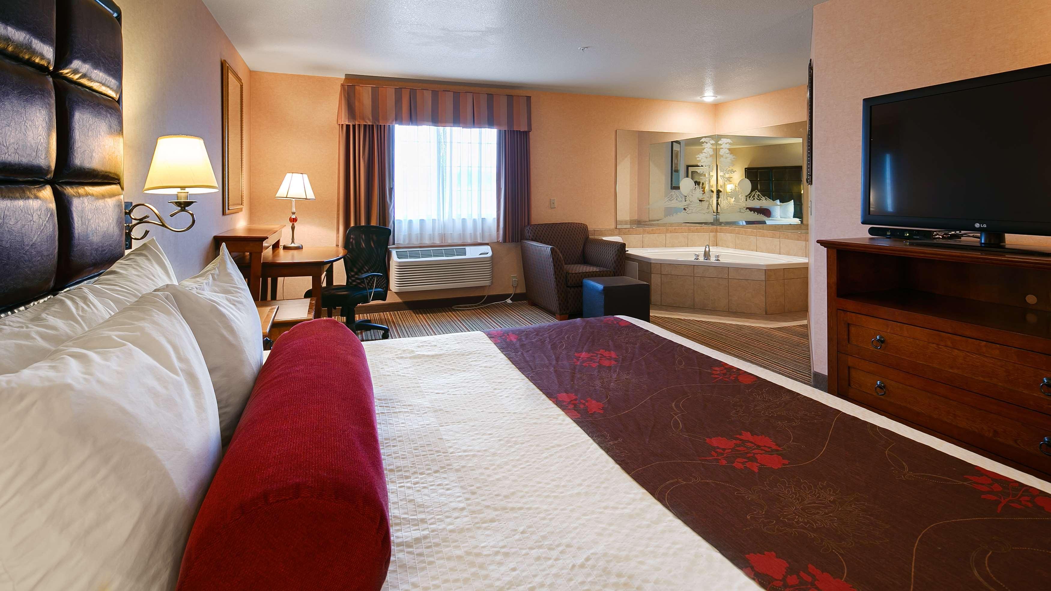 Best Western Plus Rama Inn & Suites Ла-Гранде Экстерьер фото