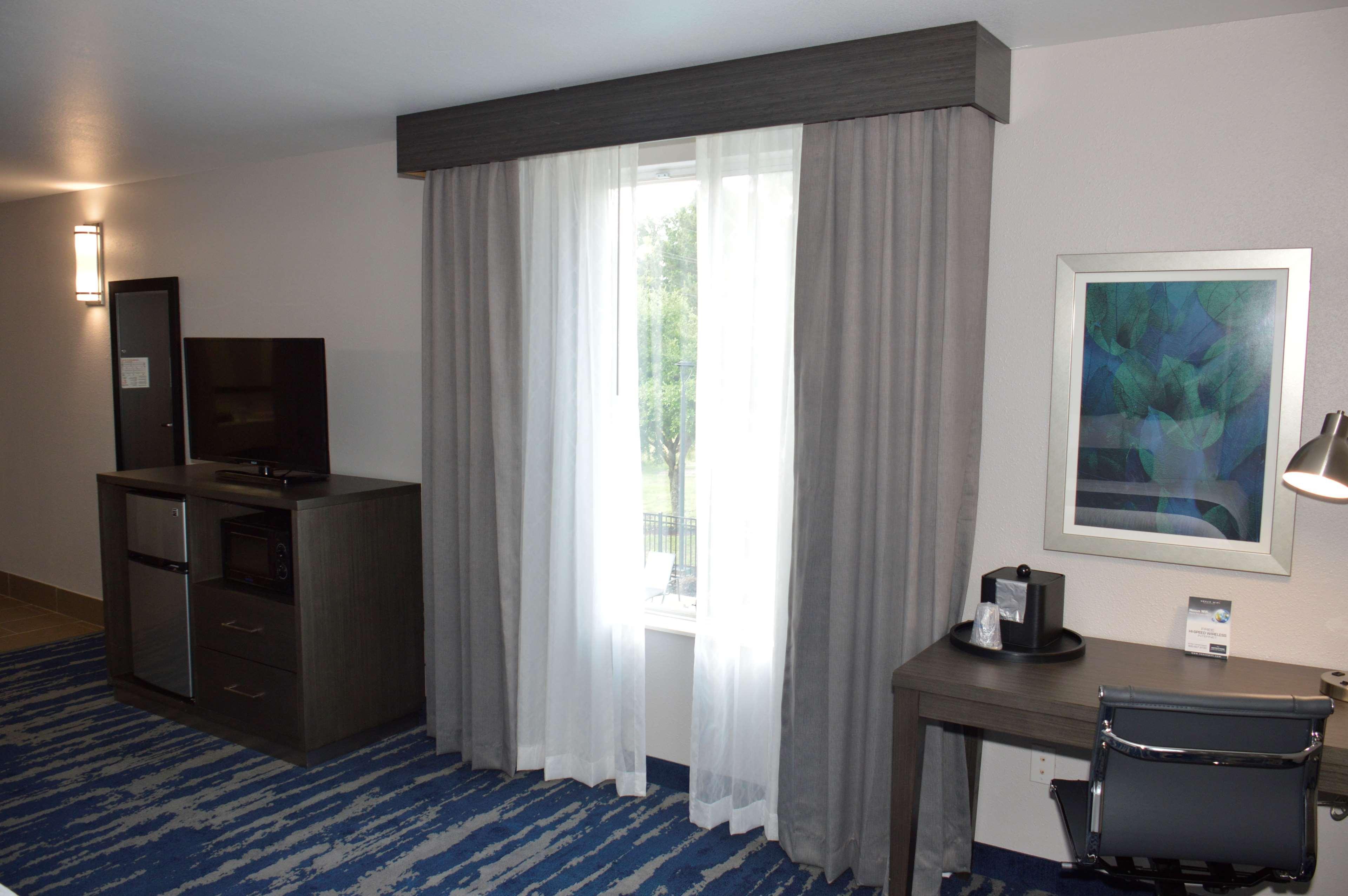 Best Western Plus Rama Inn & Suites Ла-Гранде Экстерьер фото