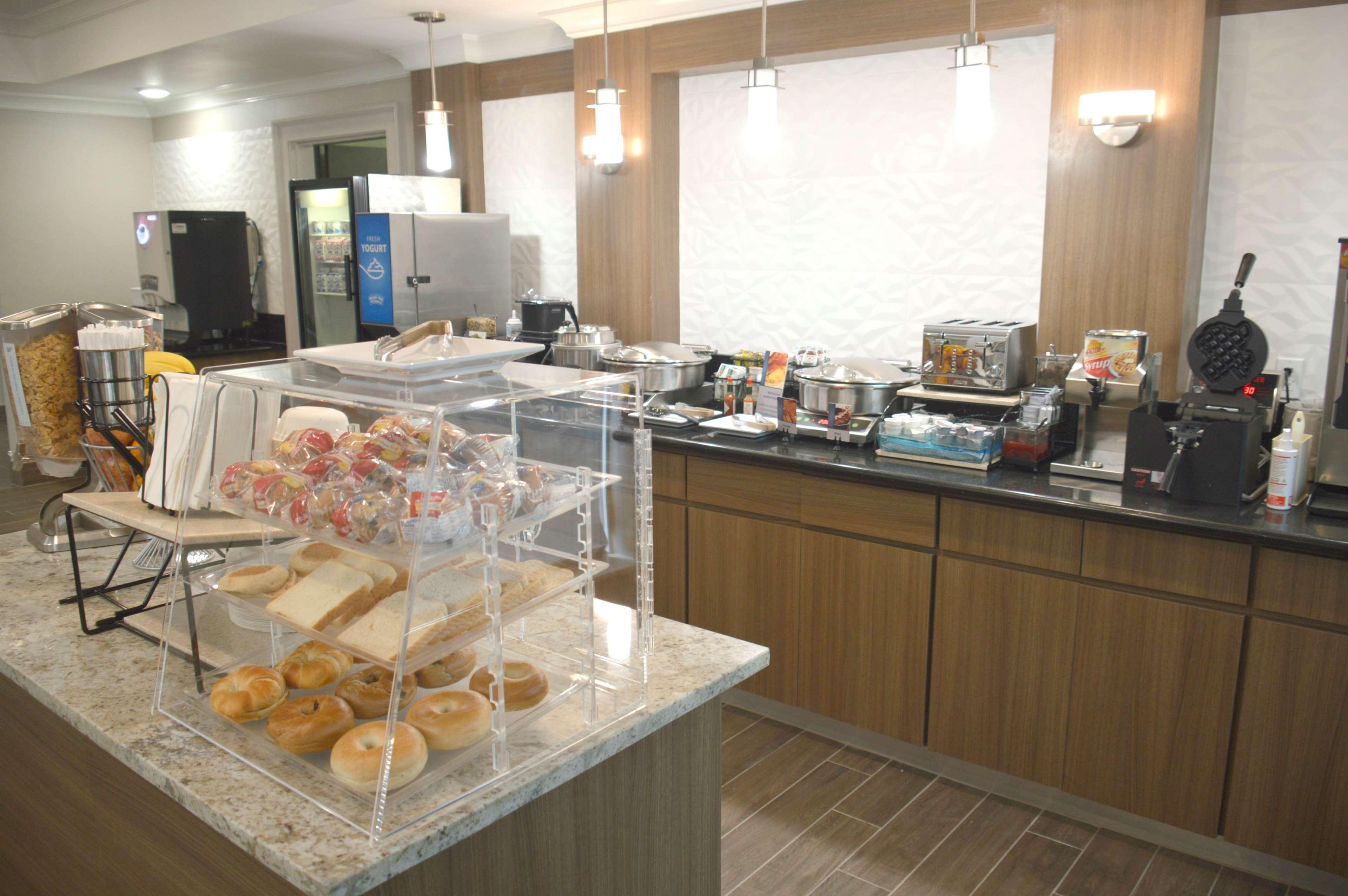 Best Western Plus Rama Inn & Suites Ла-Гранде Экстерьер фото
